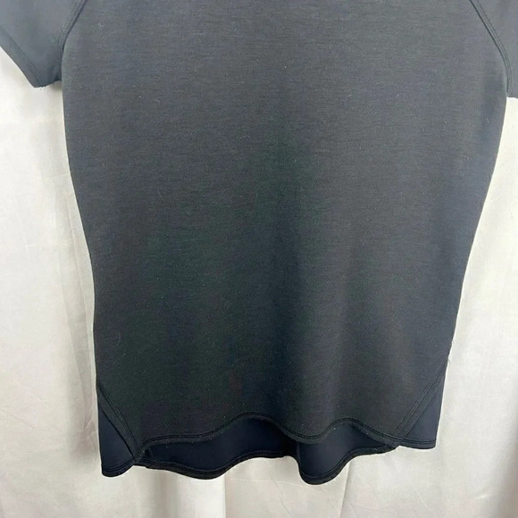 Athleta Fuse Tee Thermal Training Shirt, Size XS, Short Sleeves, Black - Picture 4 of 6